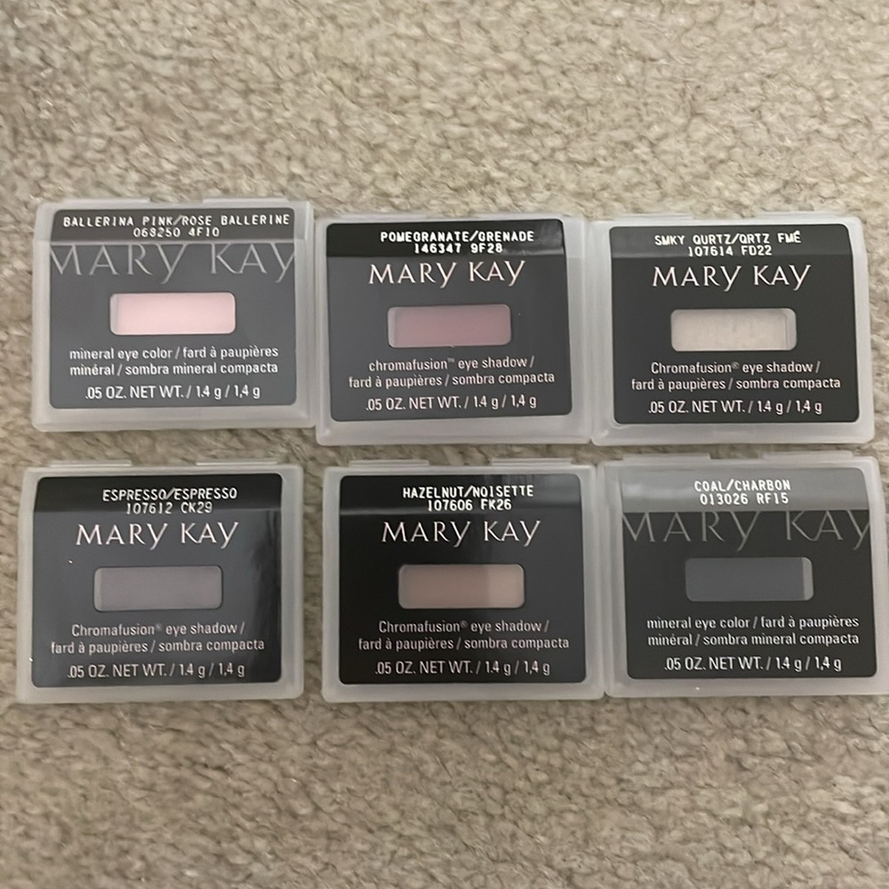 Mary Kay Bundle! 6 eye colors + 1 compact NWT Free samples w/purchase! A steal! - Picture 6 of 8